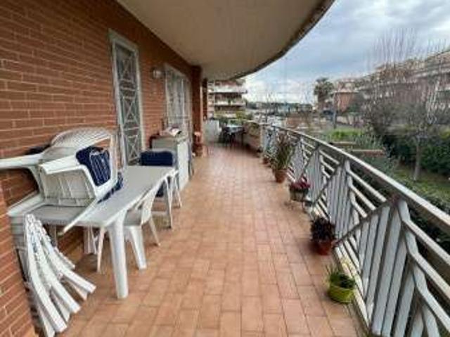 Appartamento arredato con terrazzo Trigoria, spinaceto, tor de cenci, vallerano