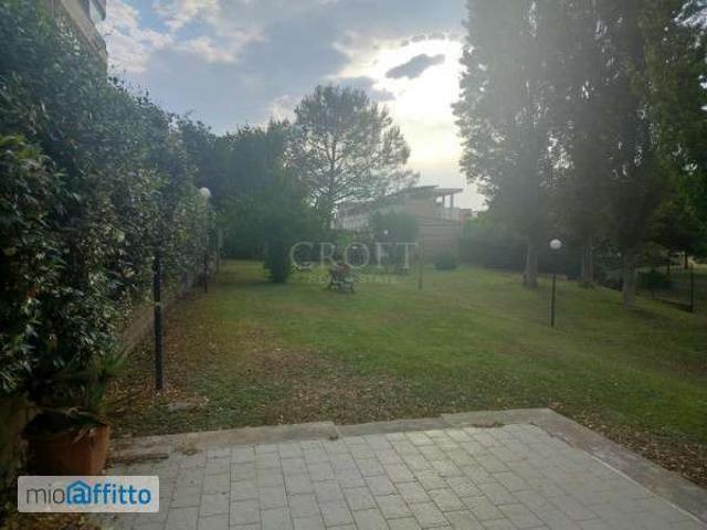 Appartamento arredato con terrazzo Trigoria, spinaceto, tor de cenci, vallerano