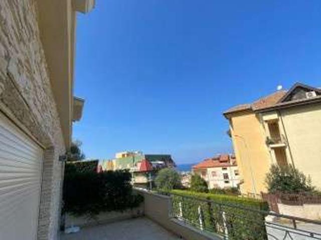 Appartamento arredato con terrazzo Vibo marina