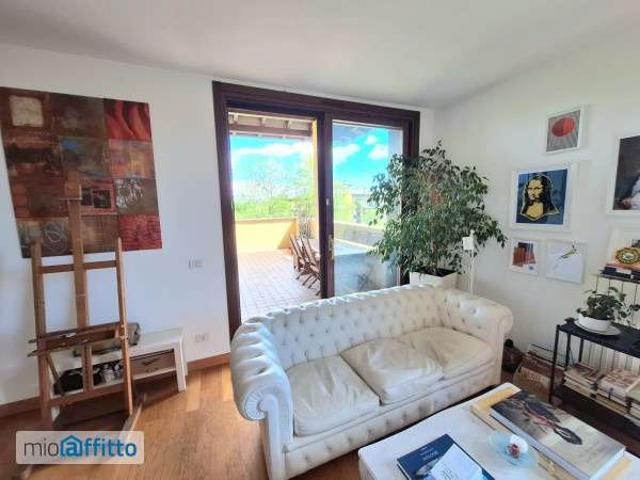 Appartamento arredato con terrazzo Villaggio ambrosiano