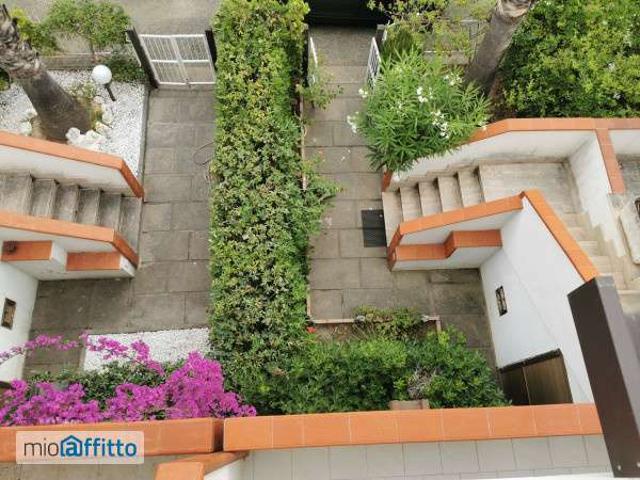 Appartamento arredato con terrazzo Villapiana lido