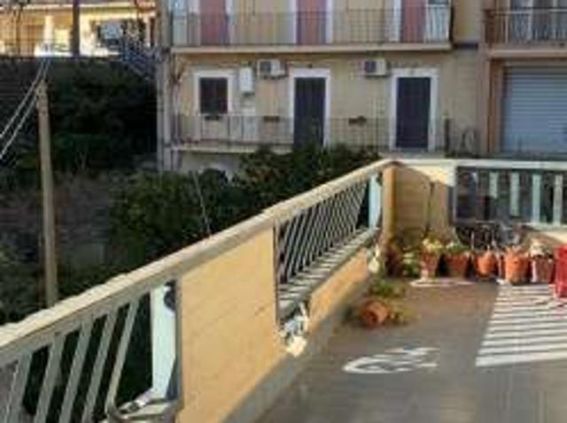 Appartamento arredato con terrazzo Vizzini