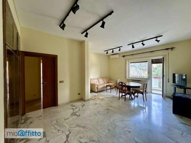 Appartamento arredato Cassia, tomba di nerone, roma