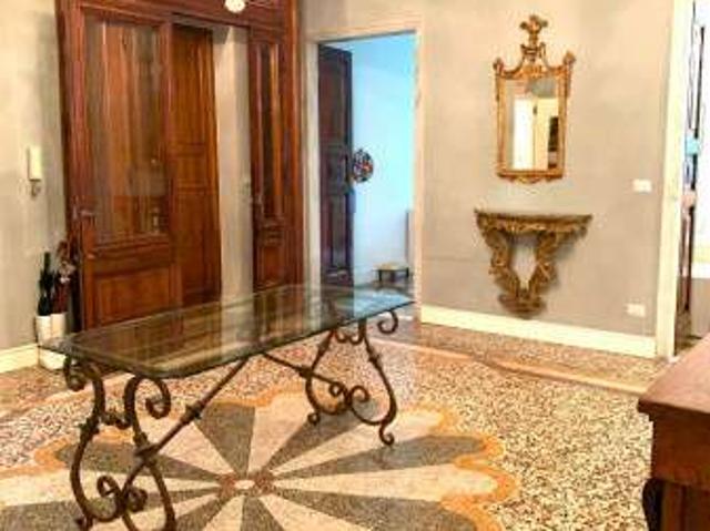 Appartamento arredato Castelletto