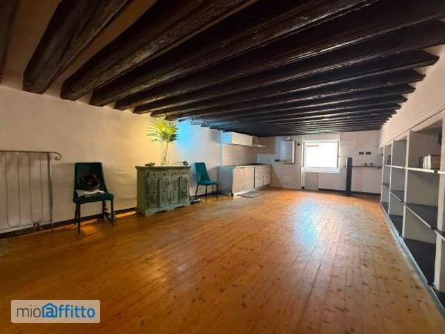 Appartamento arredato Centro storico de ferrari