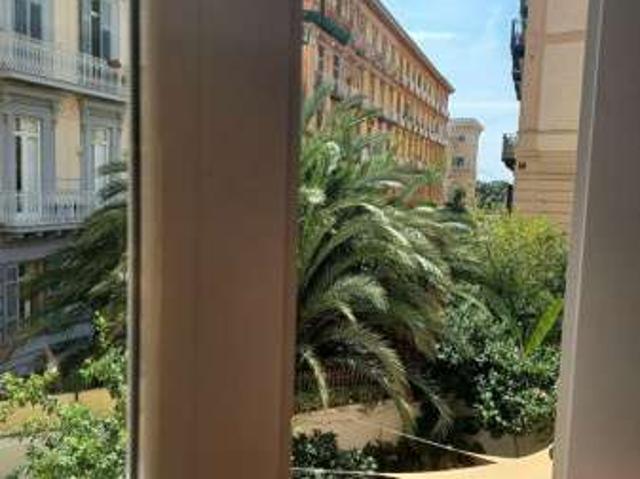 Appartamento arredato Chiaia