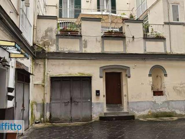 Appartamento arredato Chiaia