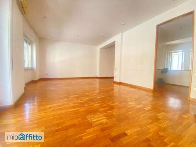 Appartamento arredato Chiaia