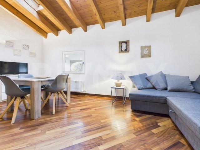 Appartamento arredato di 1½ locali con soppalco e vista sul Lago di.