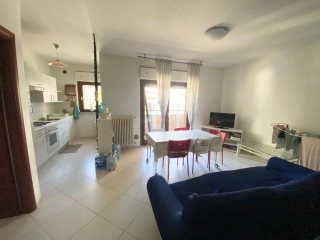 APPARTAMENTO ARREDATO IN CENTRO rif. PE 2980 Italia Affitti