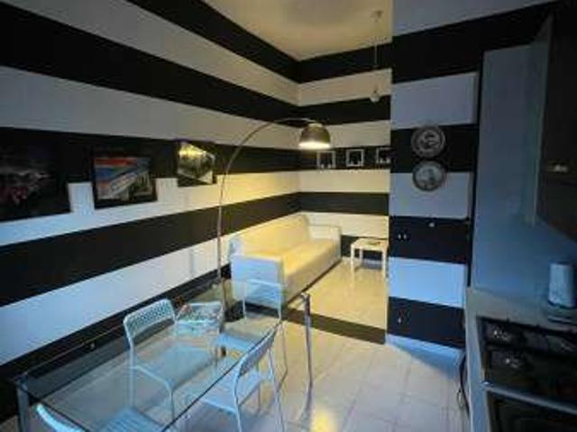 Appartamento arredata con terrazzo Centro