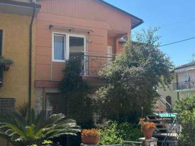 Appartamento arredata Massarosa paese