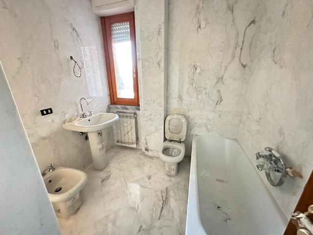 Appartamento Bilocale a Marina Di Carrara, Carrara