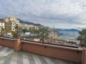 Appartamento Bilocale in affitto in Corso Italia 15, Genova