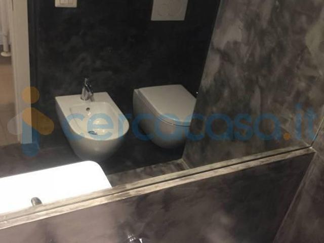 Appartamento Bilocale in ottime condizioni, in affitto in Via Urbana, Roma