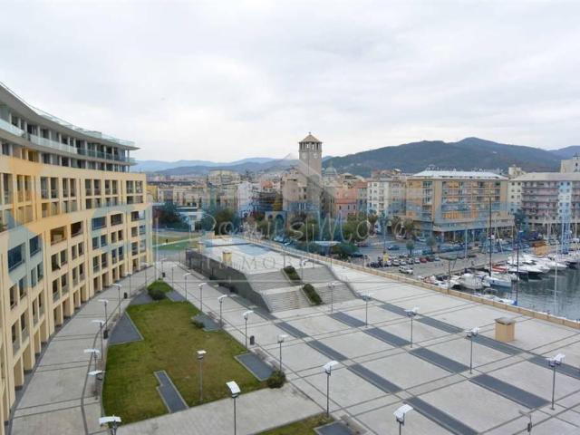 Appartamento Bilocale in ottime condizioni, in affitto in Piazza Guido Rossa 14, Savona
