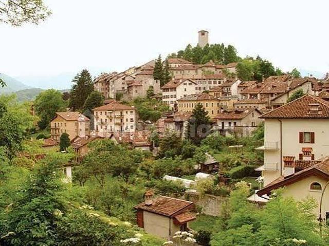 Appartamento buono stato, secondo piano, Centro, Feltre