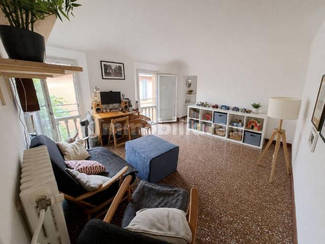 Appartamento buono stato, secondo piano, Centro Storico, Bologna