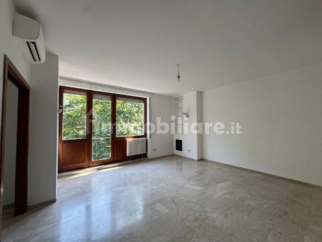 Appartamento buono stato, secondo piano, De Angeli, Milano