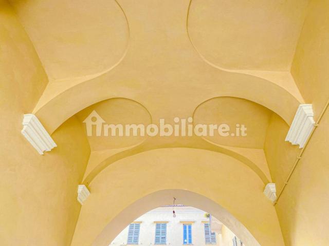Appartamento buono stato, secondo piano, Ivrea