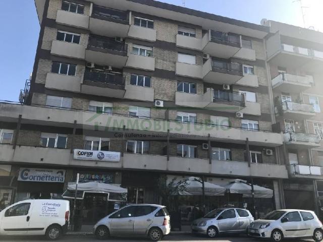 Appartamento buono stato, secondo piano, San Pasquale, Bari