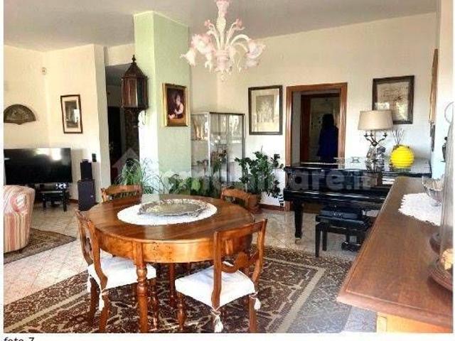 Appartamento buono stato, primo piano, Marechiaro, Napoli