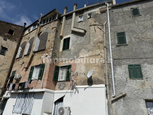 Appartamento buono stato, primo piano, Porto Maurizio, Imperia
