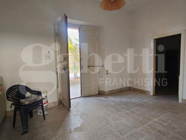 Appartamento da ristrutturare a San Ginesio