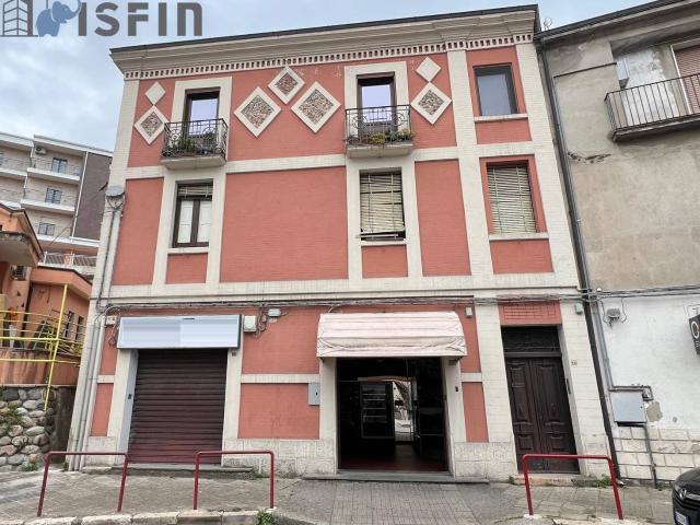 Appartamento da ristrutturare in vendita a Rogliano