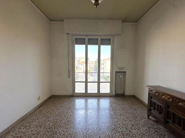 Appartamento da ristrutturare in via colombo, Arezzo