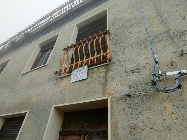 Appartamento da ristrutturare in via castello 35, Bova