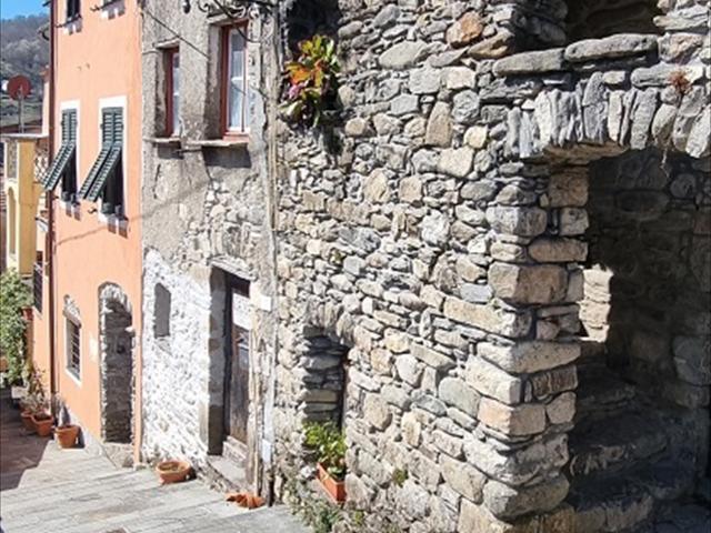 Appartamento da ristrutturare in via gresino 37, Varese Ligure