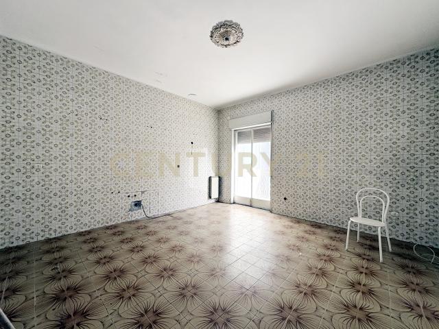 Appartamento da ristrutturare in via salvatore monteforte 18, Siracusa