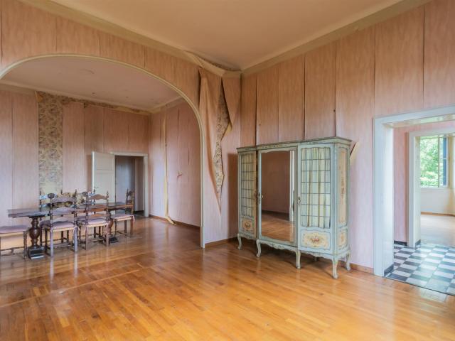 Appartamento da ristrutturare in villa storica 184m² Varese