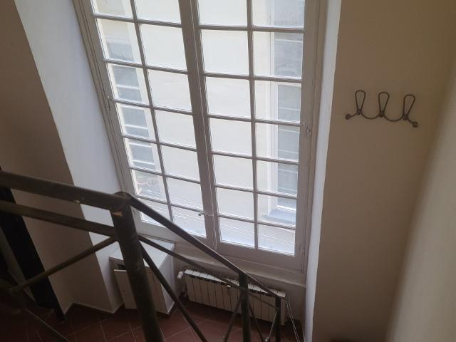 APPARTAMENTO di 3 vani e di 36 mq GENOVA PIAZZA GRILLO CATTANEO rif. 0928