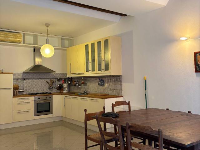 Appartamento di 106 mq a Camogli