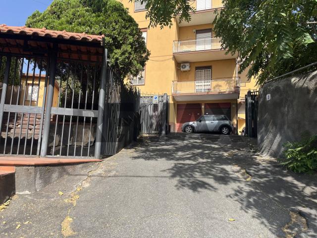 Appartamento di 124 mq a Sant'Agata li Battiati