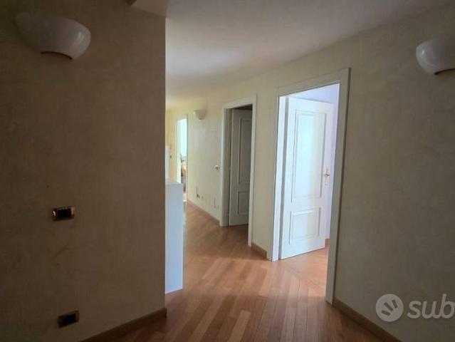 Appartamento di 120 m² con 3 locali a Desenzano de