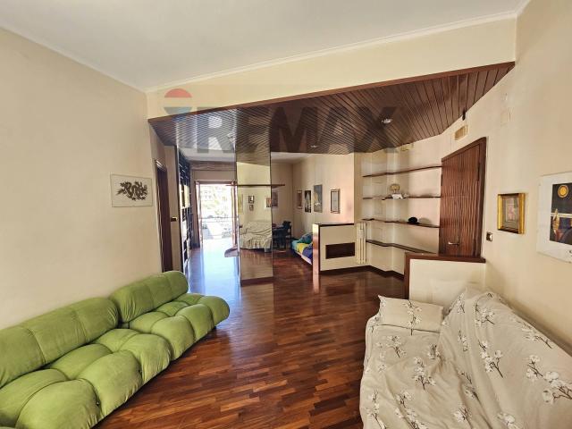 Appartamento di 123 mq a Salerno