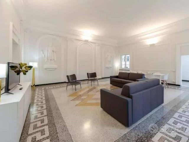 Appartamento di 200 m² con 4 locali a Genova