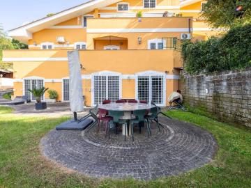 Appartamento di 252 mq a Roma