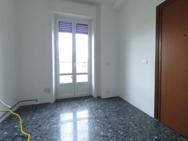 APPARTAMENTO di 4 vani e di 150 mq MILANO rif. AFFITTASI QUADRILOCALE V.LE B.MARIA