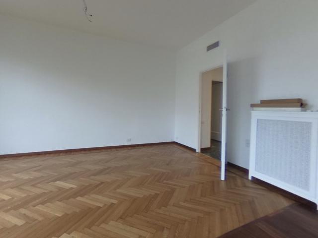APPARTAMENTO di 4 vani e di 150 mq MILANO rif. AFFITTASI QUADRILOCALE V.LE B.MARIA