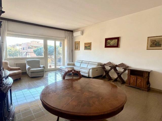 APPARTAMENTO + DI 4 LOCALI in affitto a Roma, Ostia