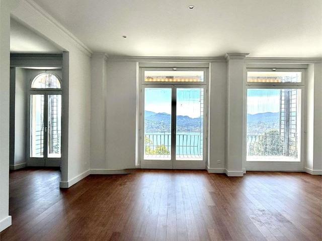 Appartamento di 5,5 locali con vista lago e piscina a Lugano Ruviglian