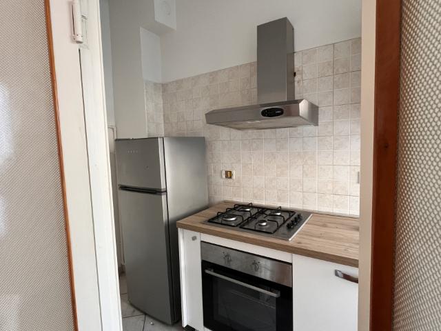 APPARTAMENTO di 5 vani e di 100 mq BOLOGNA rif. 9MRZ