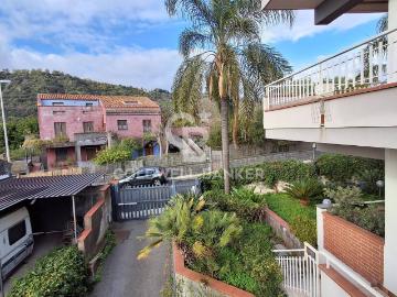 Appartamento di 63 mq a Acireale