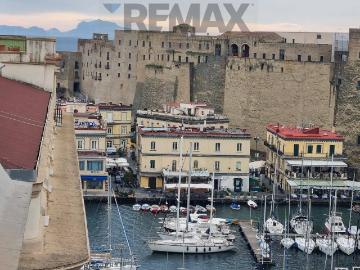 Appartamento di 94 mq a Napoli