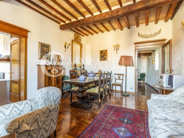 Appartamento di circa 160 mq su due livelli con terrazza nel. 160m² Pienza
