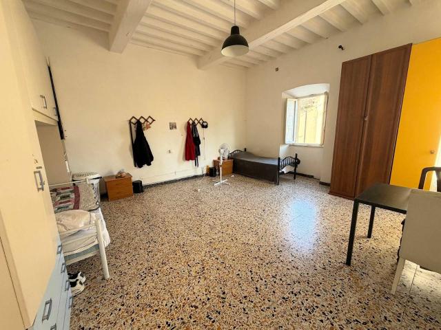 Appartamento di ampia superficie al piano primo in vendita a Massa Marittima, Valpiana